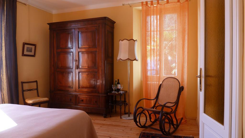 كانيرو ريفييرا B&B Casa Forster الغرفة الصورة